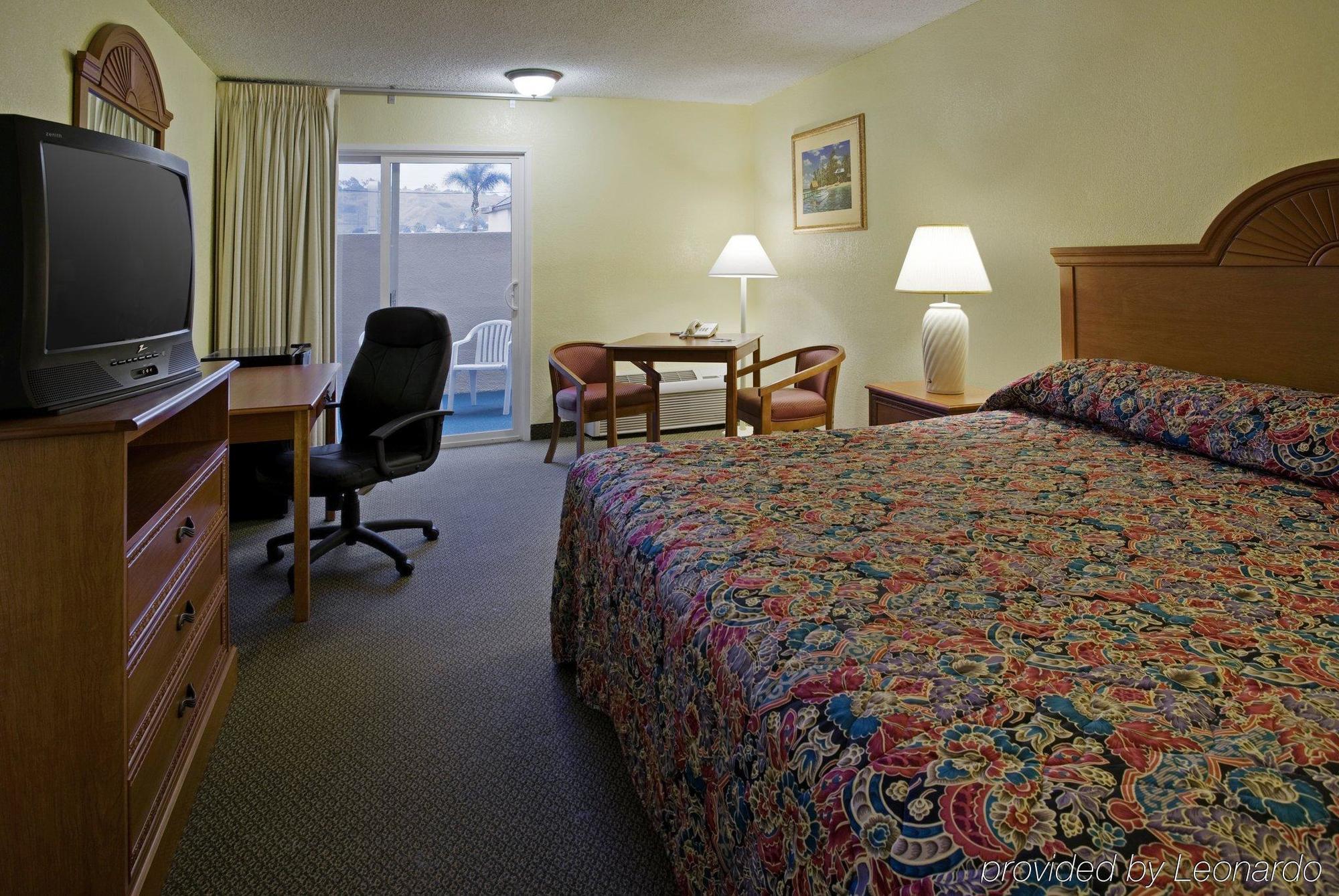 Super 8 By Wyndham Oceanside Marty'S Valley Inn Rum bild