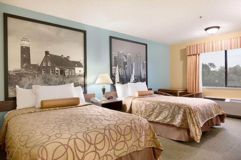 Super 8 By Wyndham Oceanside Marty'S Valley Inn Rum bild