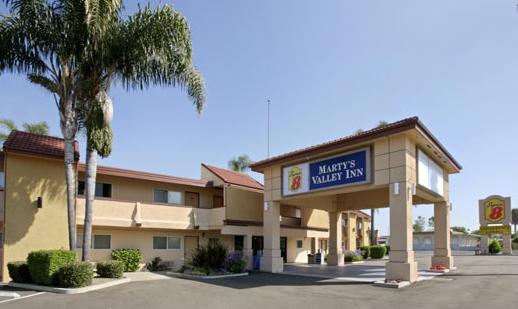 Super 8 By Wyndham Oceanside Marty'S Valley Inn Exteriör bild